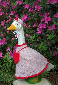 February Goose: Woolease red, white, and blush heather / Azaleas
